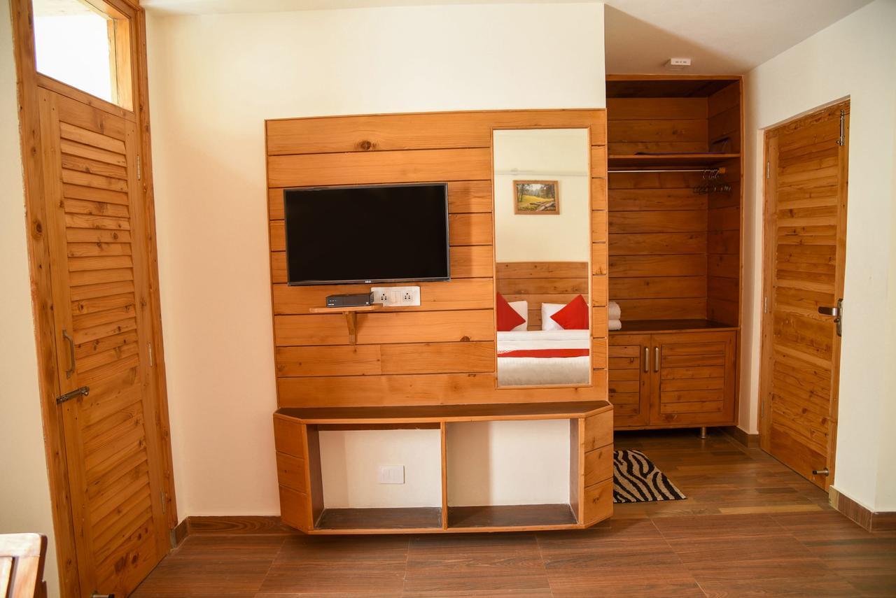 Oyo 13741 Rockwood Bnb Manāli Buitenkant foto