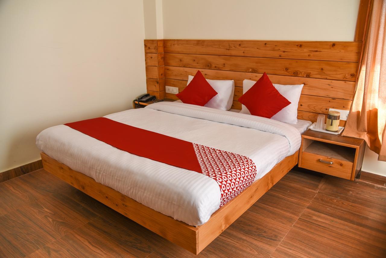 Oyo 13741 Rockwood Bnb Manāli Buitenkant foto
