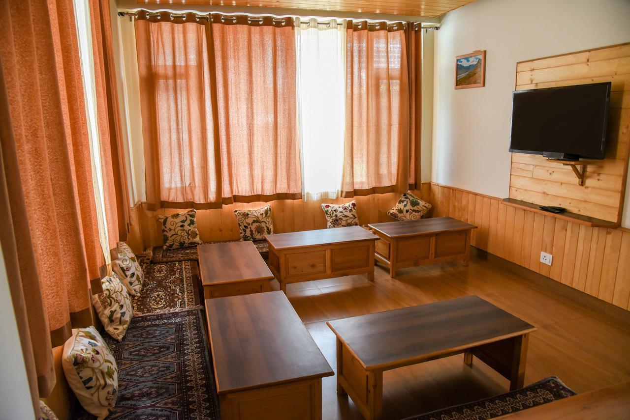 Oyo 13741 Rockwood Bnb Manāli Buitenkant foto