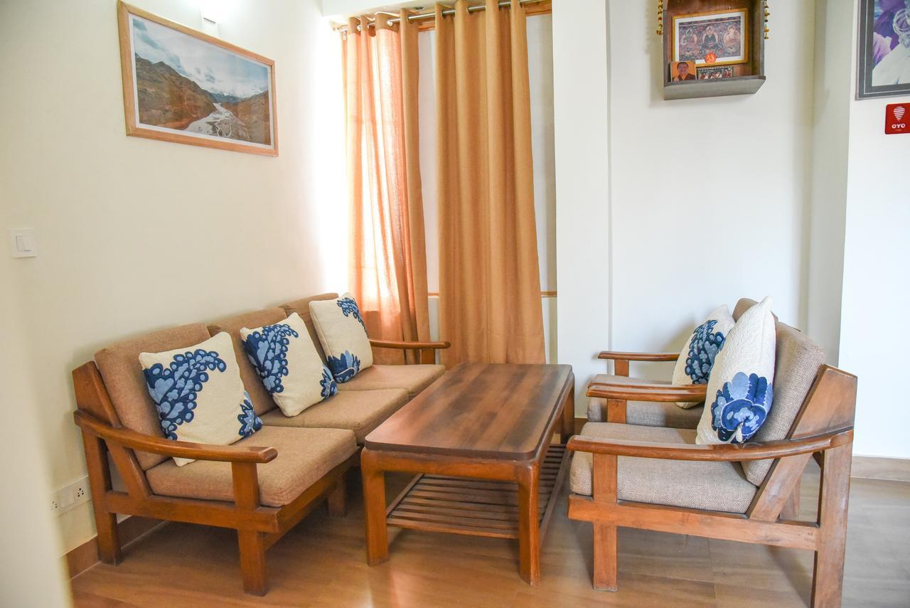 Oyo 13741 Rockwood Bnb Manāli Buitenkant foto