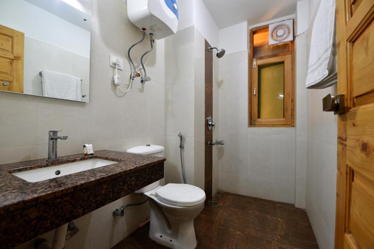 Oyo 13741 Rockwood Bnb Manāli Buitenkant foto