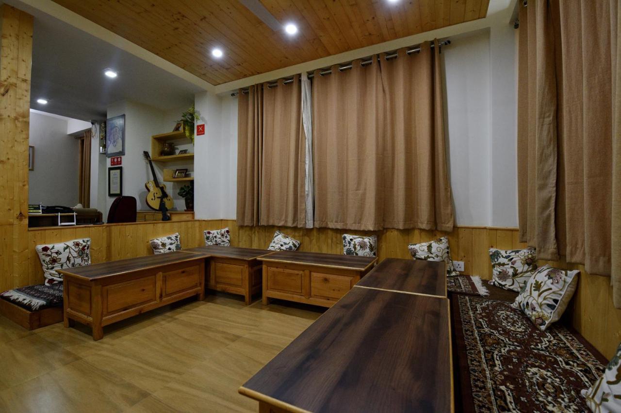 Oyo 13741 Rockwood Bnb Manāli Buitenkant foto