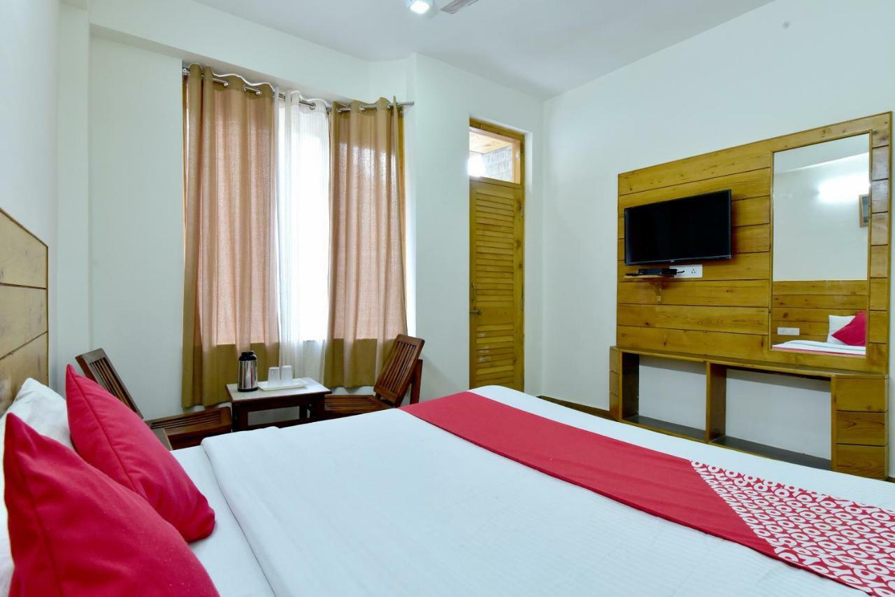 Oyo 13741 Rockwood Bnb Manāli Buitenkant foto