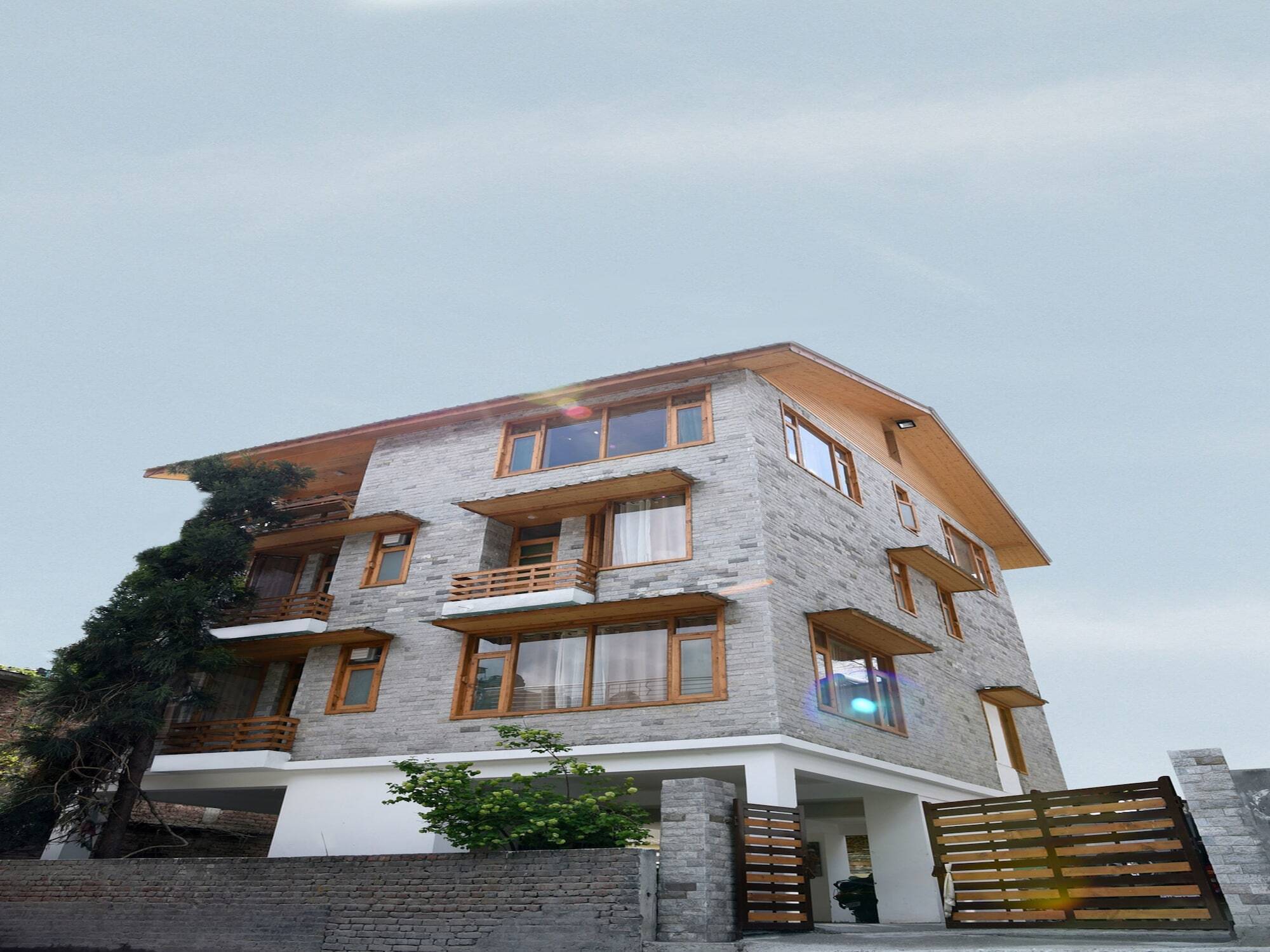 Oyo 13741 Rockwood Bnb Manāli Buitenkant foto