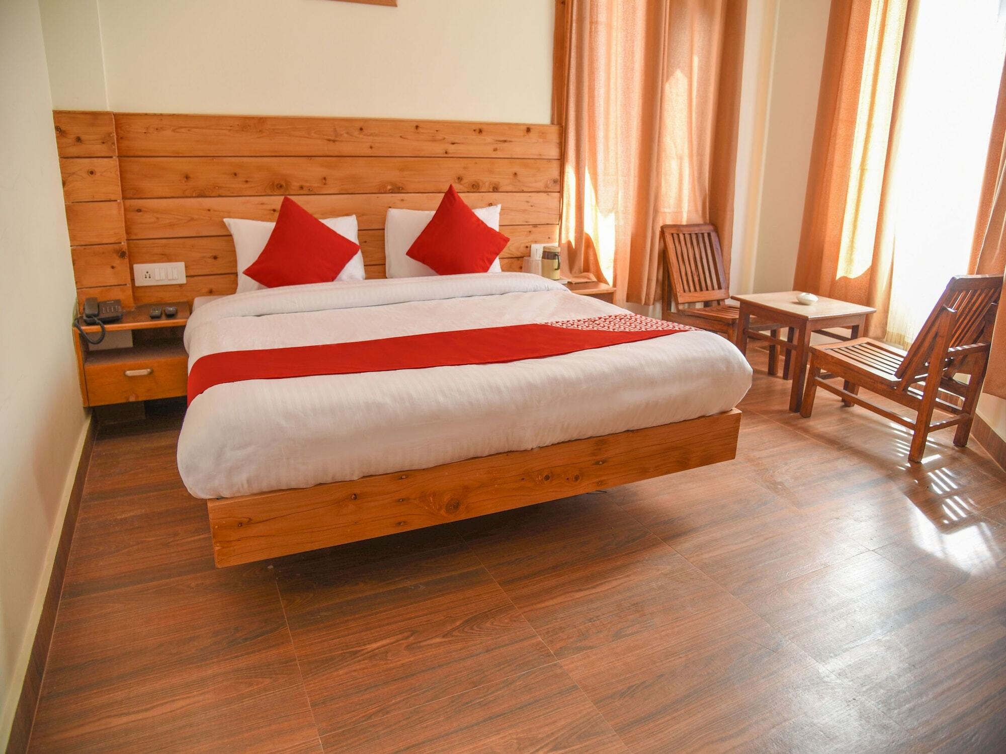 Oyo 13741 Rockwood Bnb Manāli Buitenkant foto